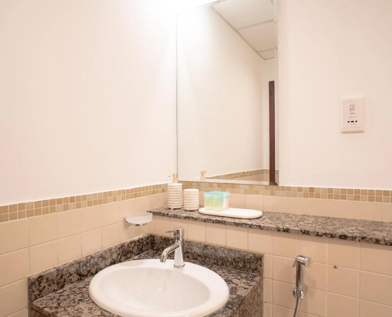 Gma Amwaj 2Br Sea View High Floor Apartment Dubai