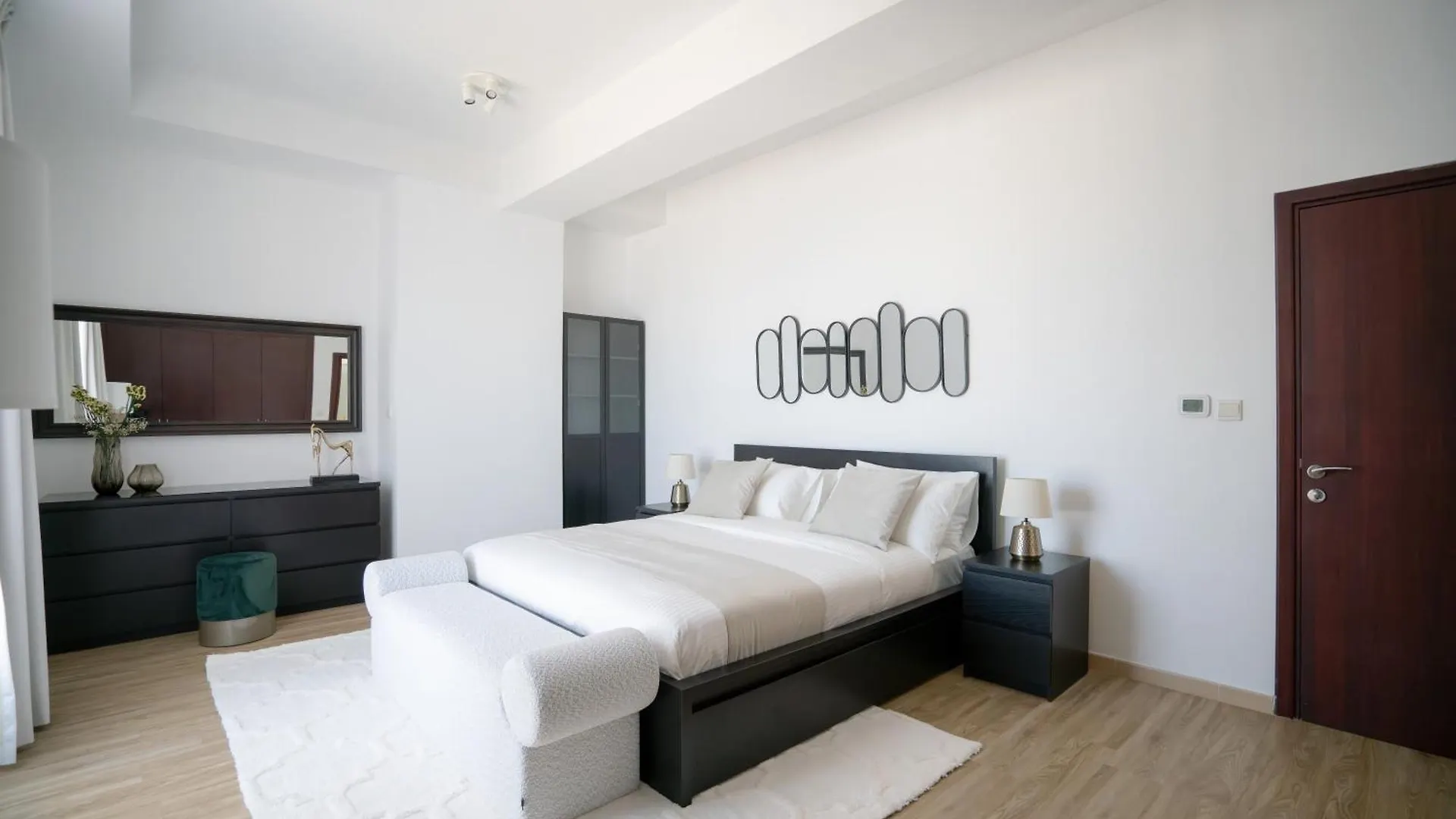 Gma Amwaj 2Br Sea View High Floor Apartment Dubai