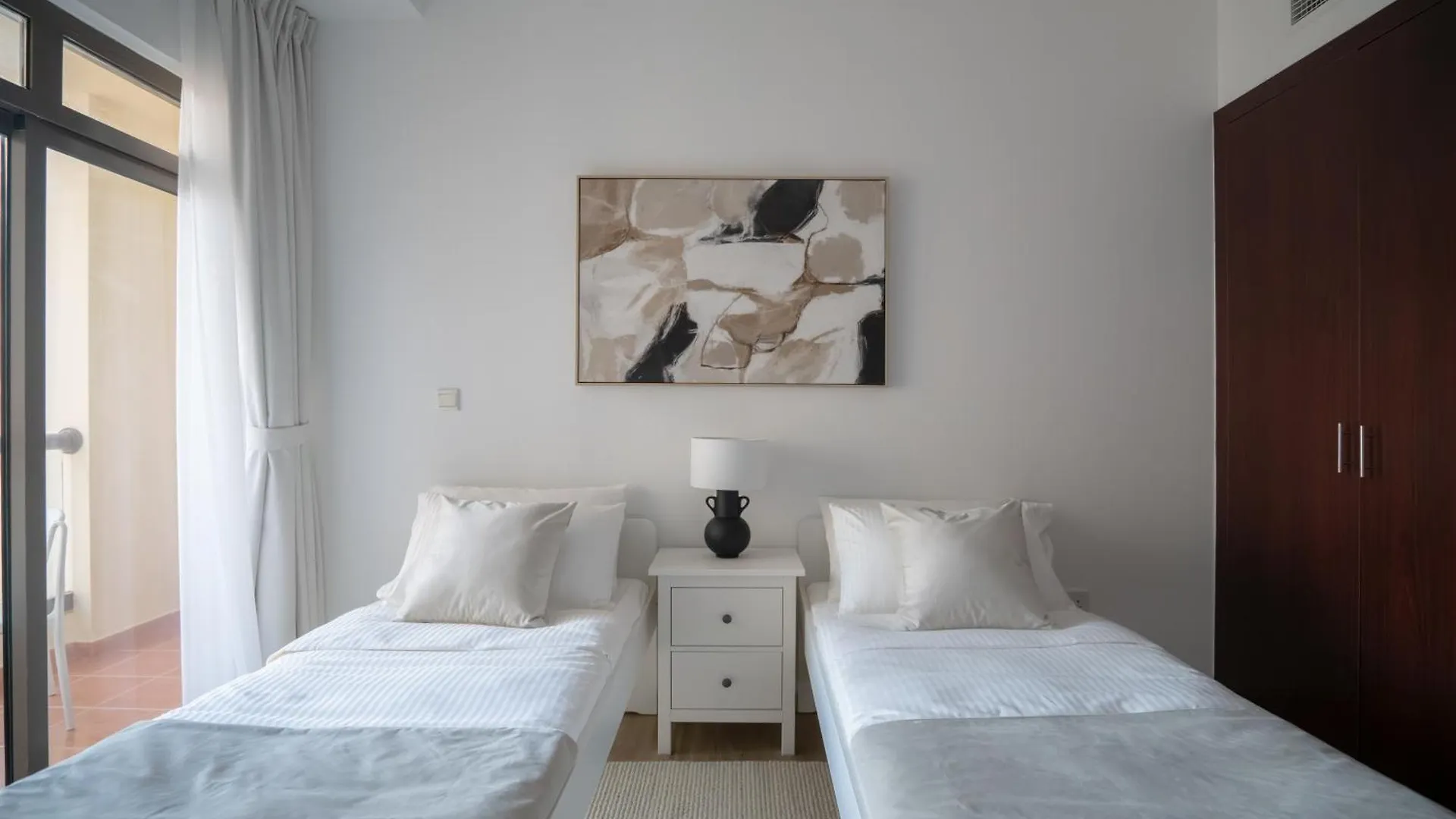 アパート ドバイGma Amwaj 2Br Sea View High Floorアパートメント