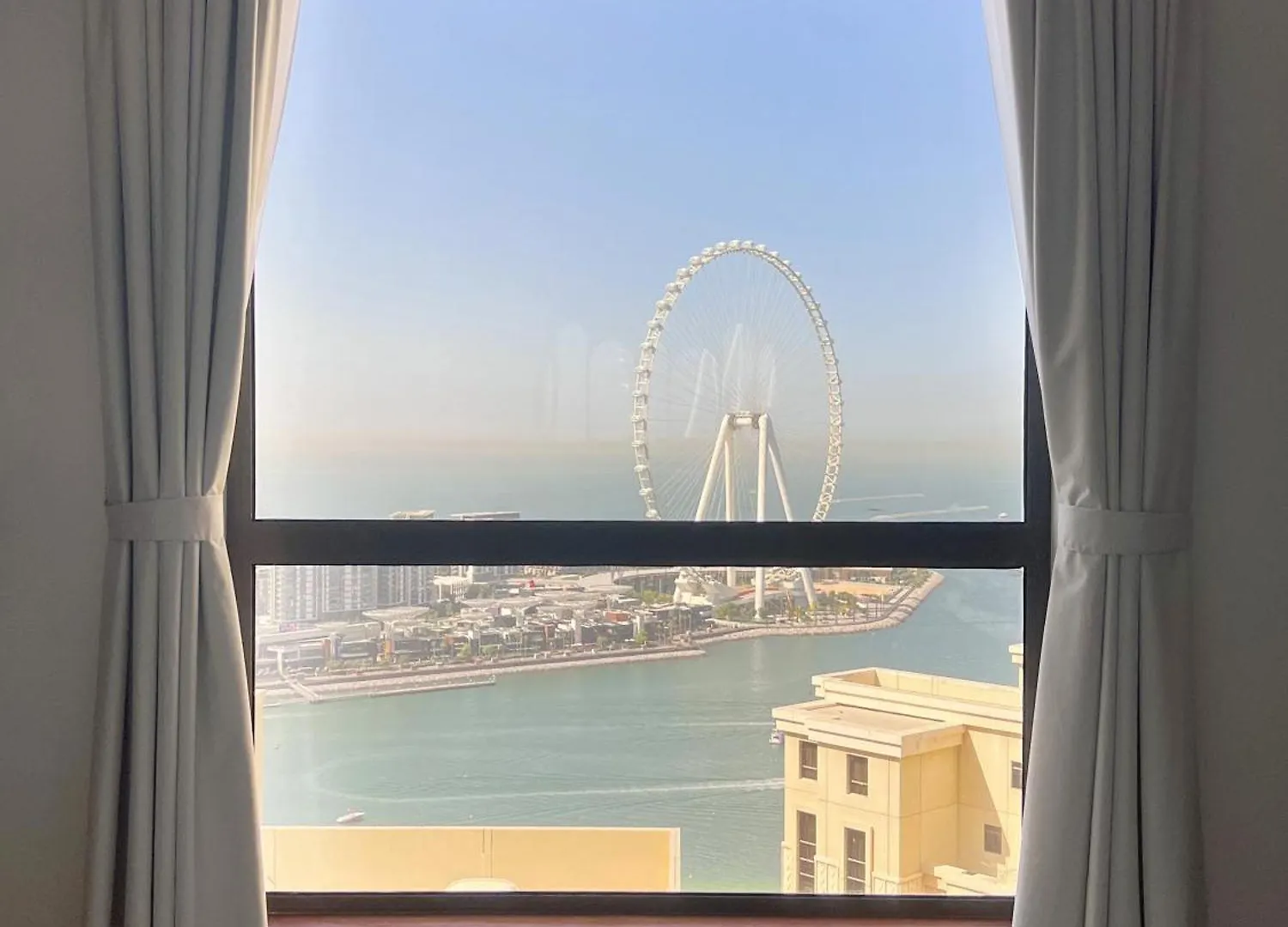 ドバイGma Amwaj 2Br Sea View High Floorアパートメント アパート